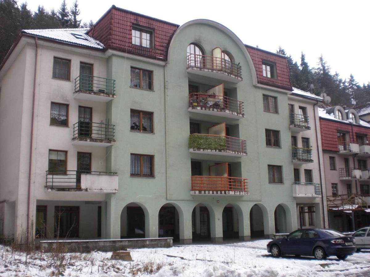 Apartman Pod Klinovcem ยาคีมอฟ ภายนอก รูปภาพ